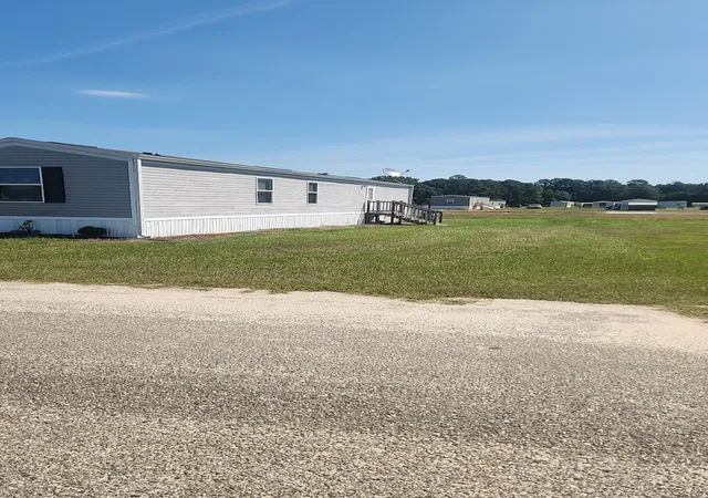 Photo 15 of Manufactured home for sale at 111 Les Dr, Darlington, SC 29532 | MLS# 2623077 | Listing updated on 2026-09-28
