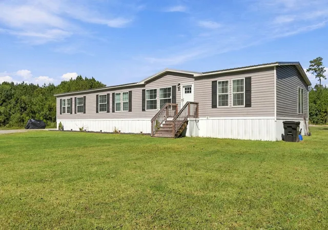 Photo 2 of Sale Pending at 955 Cleveland Dr, Conway, SC 29526 | MLS# 2623421 | Listing updated on 2026-10-03