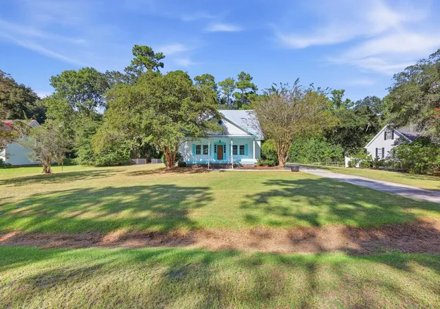 Photo 3 of Single family home for sale at 815 3rd Avenue, Georgetown, SC 29440 | MLS# 2623439 | Listing updated on 2026-09-23