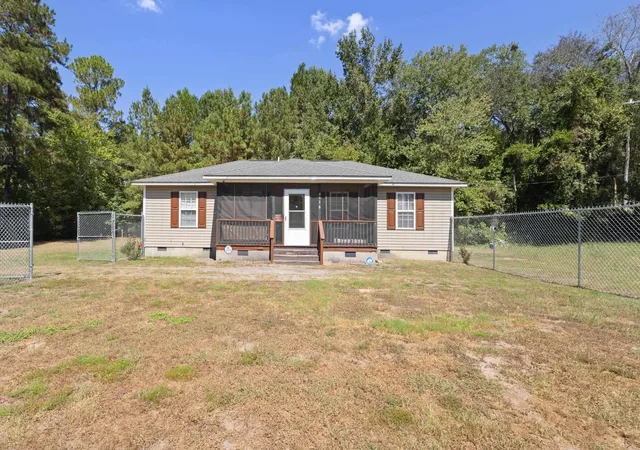 Photo 3 of Sale Pending at 6116 Old Mullins Hwy, Nichols, SC 29581 | MLS# 2623542 | Listing updated on 2026-10-03
