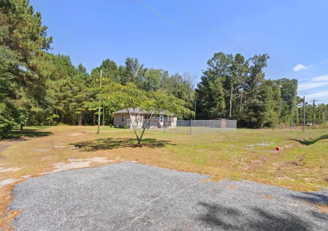Photo 4 of Sale Pending at 6116 Old Mullins Hwy, Nichols, SC 29581 | MLS# 2623542 | Listing updated on 2026-10-03