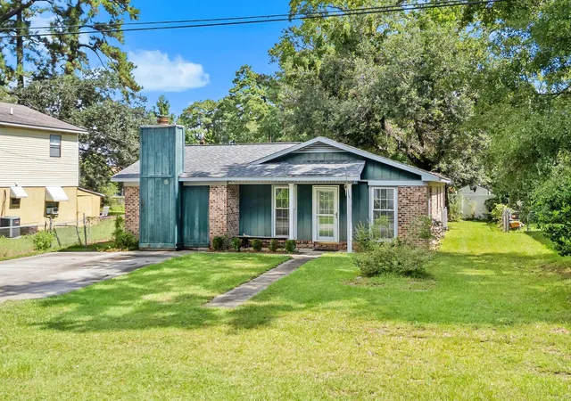 Photo 1 of Single family home for sale at 722 1st Avenue N, Surfside Beach, SC 29575 | MLS# 2623586 | Listing updated on 2026-09-29