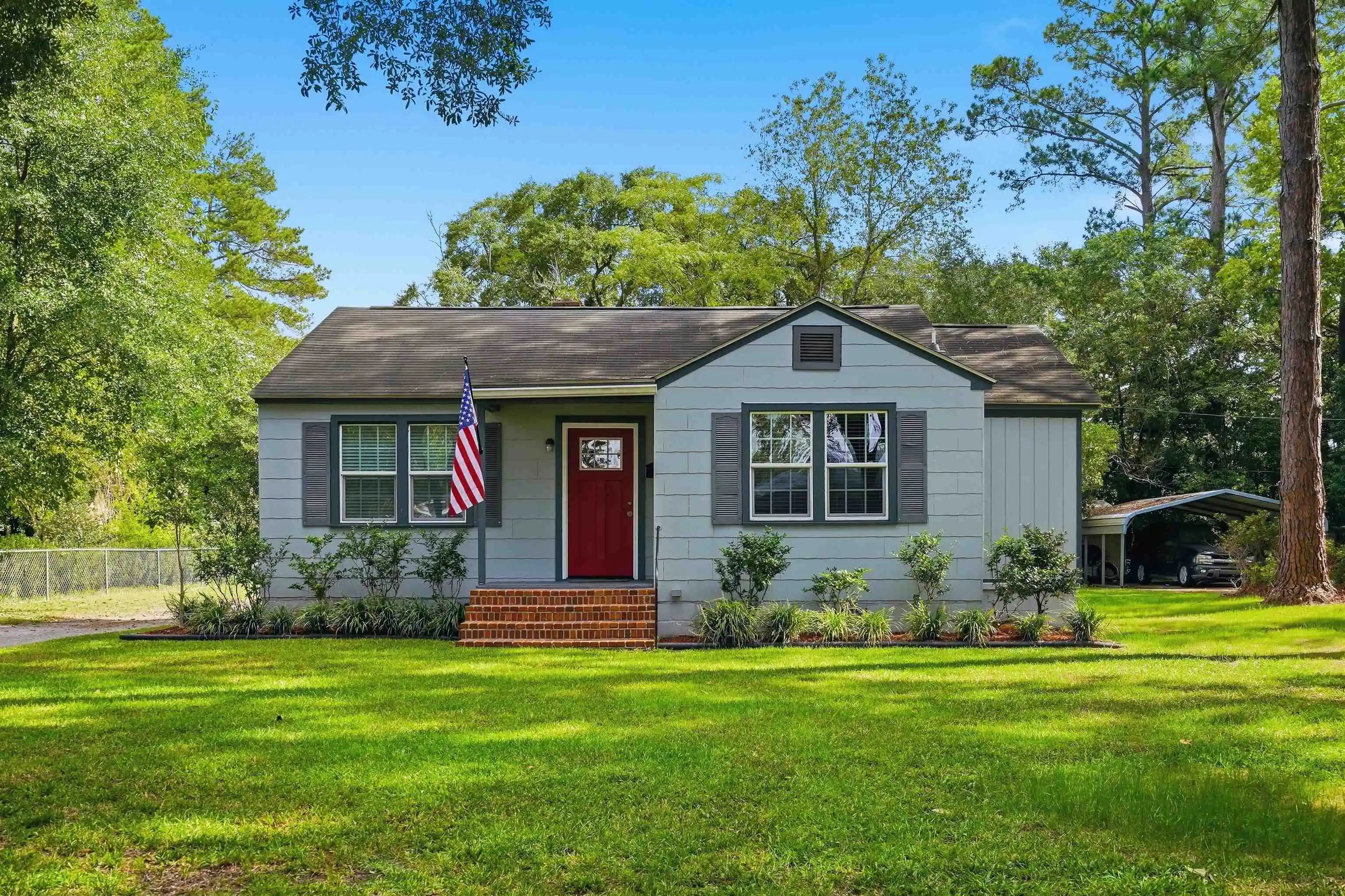 Photo 1 of Single family home for sale at 512 Nowell St, Georgetown, SC 29440 | MLS# 2623840 | Listing updated on 2026-10-19