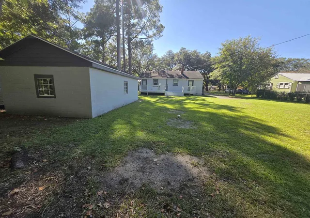 Photo 2 of Single family home for sale at 512 Nowell St, Georgetown, SC 29440 | MLS# 2623840 | Listing updated on 2026-10-08