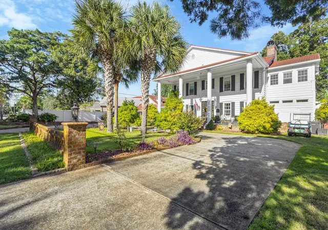 Photo 1 of Mansion for sale at 402 Calhoun Rd, Myrtle Beach, SC 29577 | MLS# 2623928 | Listing updated on 2026-09-30