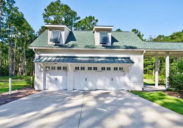 Photo 3 of Single family home for sale at 265 Nesting Pond Ct, Pawleys Island, SC 29585 | MLS# 2623935 | Listing updated on 2026-10-07