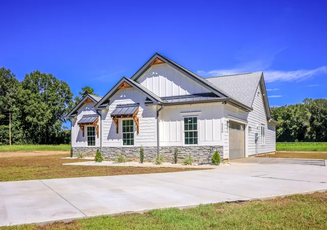 Photo 2 of Single family home for sale at 4240 Johnson Shelley Rd, Conway, SC 29526 | MLS# 2623939 | Listing updated on 2026-10-02