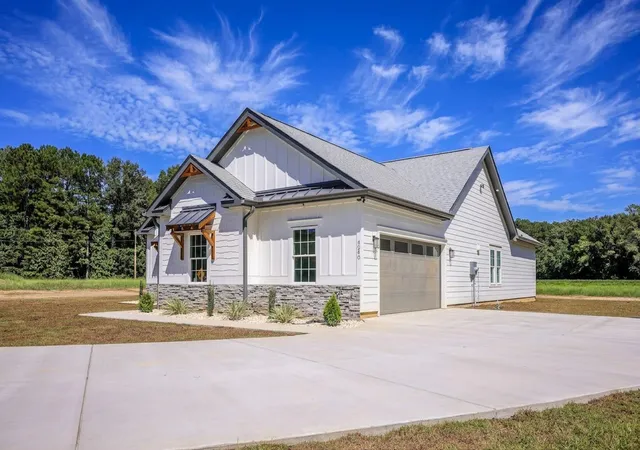 Photo 3 of Single family home for sale at 4240 Johnson Shelley Rd, Conway, SC 29526 | MLS# 2623939 | Listing updated on 2026-10-02