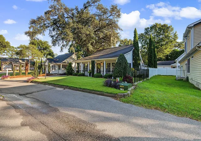 Photo 2 of Single family home for sale at 4273 Brook Dr, Murrells Inlet, SC 29576 | MLS# 2623980 | Listing updated on 2026-09-29