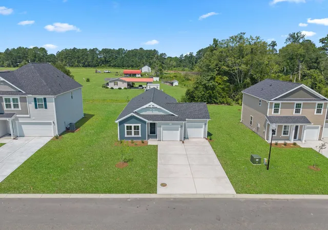 Photo 4 of Single family home for sale at 936 Caswell Dr, Conway, SC 29527 | MLS# 2624038 | Listing updated on 2026-10-11