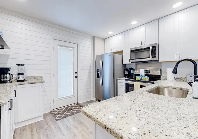 Photo 3 of Single family home for sale at 318 31st Avenue N, North Myrtle Beach, SC 29582 | MLS# 2624078 | Listing updated on 2026-10-08