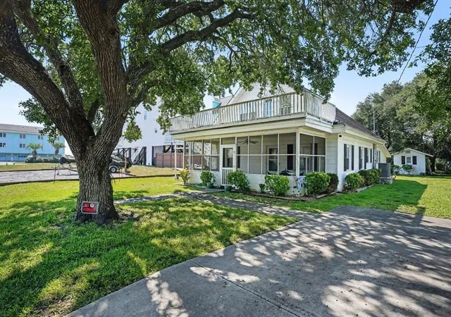 Photo 3 of Sale Pending at 113 N 9th Avenue, Surfside Beach, SC 29575 | MLS# 2624095 | Listing updated on 2026-10-01