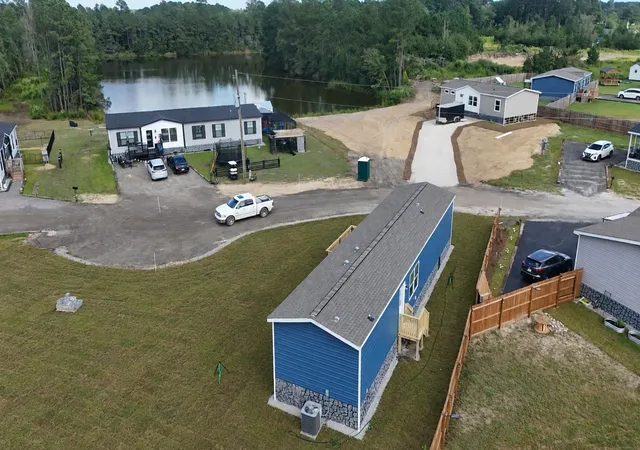 Photo 3 of Manufactured home for sale at 105 Pepe Ct, Conway, SC 29527 | MLS# 2624220 | Listing updated on 2026-10-05