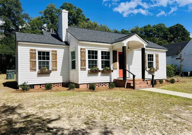 Photo 2 of Single family home for sale at 111 Cooper St, Kingstree, SC 29556 | MLS# 2624349 | Listing updated on 2026-10-03