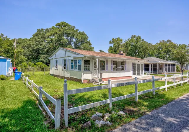 Photo 2 of Sale Pending at 1210 Holly Park Cir, Myrtle Beach, SC 29577 | MLS# 2624352 | Listing updated on 2026-10-05