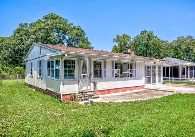 Photo 3 of Sale Pending at 1210 Holly Park Cir, Myrtle Beach, SC 29577 | MLS# 2624352 | Listing updated on 2026-10-05