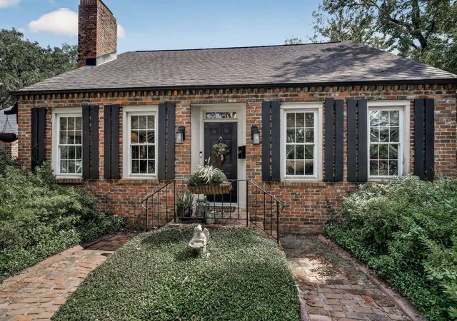 Photo 3 of Single family home for sale at 500 Orange St, Georgetown, SC 29440 | MLS# 2624379 | Listing updated on 2026-10-08