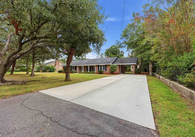 Photo 3 of Single family home for sale at 1123 Cuttino St, Georgetown, SC 29440 | MLS# 2624514 | Listing updated on 2026-10-06