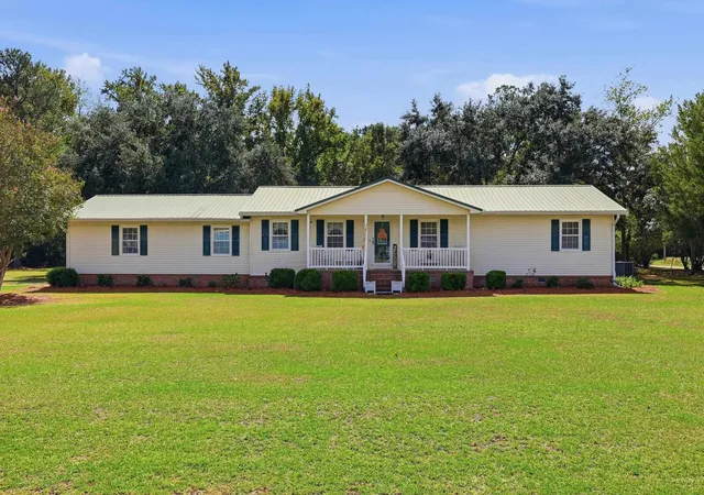 Single family home for sale at 117 Aimwell Rd, Andrews, SC 29510 | MLS# 2624559