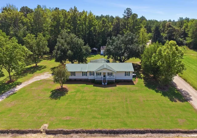 Photo 3 of Single family home for sale at 117 Aimwell Rd, Andrews, SC 29510 | MLS# 2624559 | Listing updated on 2026-10-06