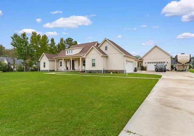Photo 2 of Single family home for sale at 4077 Hagwood Cir, Conway, SC 29526 | MLS# 2624618 | Listing updated on 2026-10-07