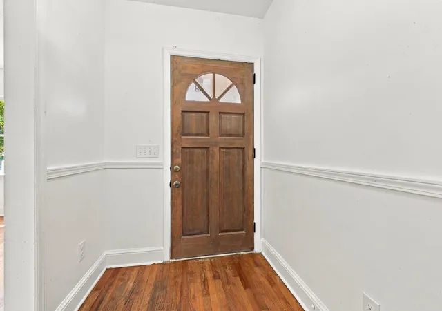 Photo 3 of Single family home for sale at 1307 Fairlane Dr, Florence, SC 29505 | MLS# 2624661 | Listing updated on 2026-10-07