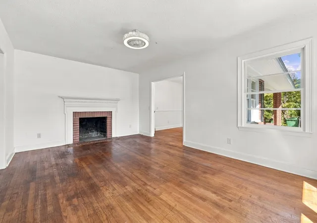 Photo 3 of Single family home for sale at 1307 Fairlane Dr, Florence, SC 29505 | MLS# 2624661 | Listing updated on 2026-10-07