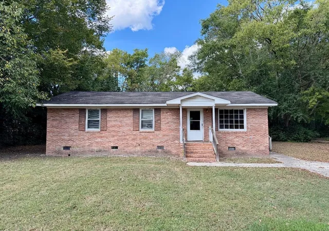 Photo 1 of Single family home for sale at 303 Irick Dr, Marion, SC 29571 | MLS# 2624678 | Listing updated on 2026-10-07