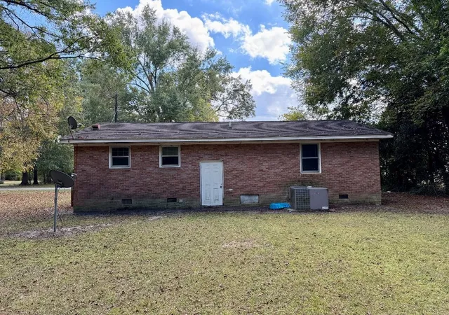 Photo 2 of Single family home for sale at 303 Irick Dr, Marion, SC 29571 | MLS# 2624678 | Listing updated on 2026-10-07