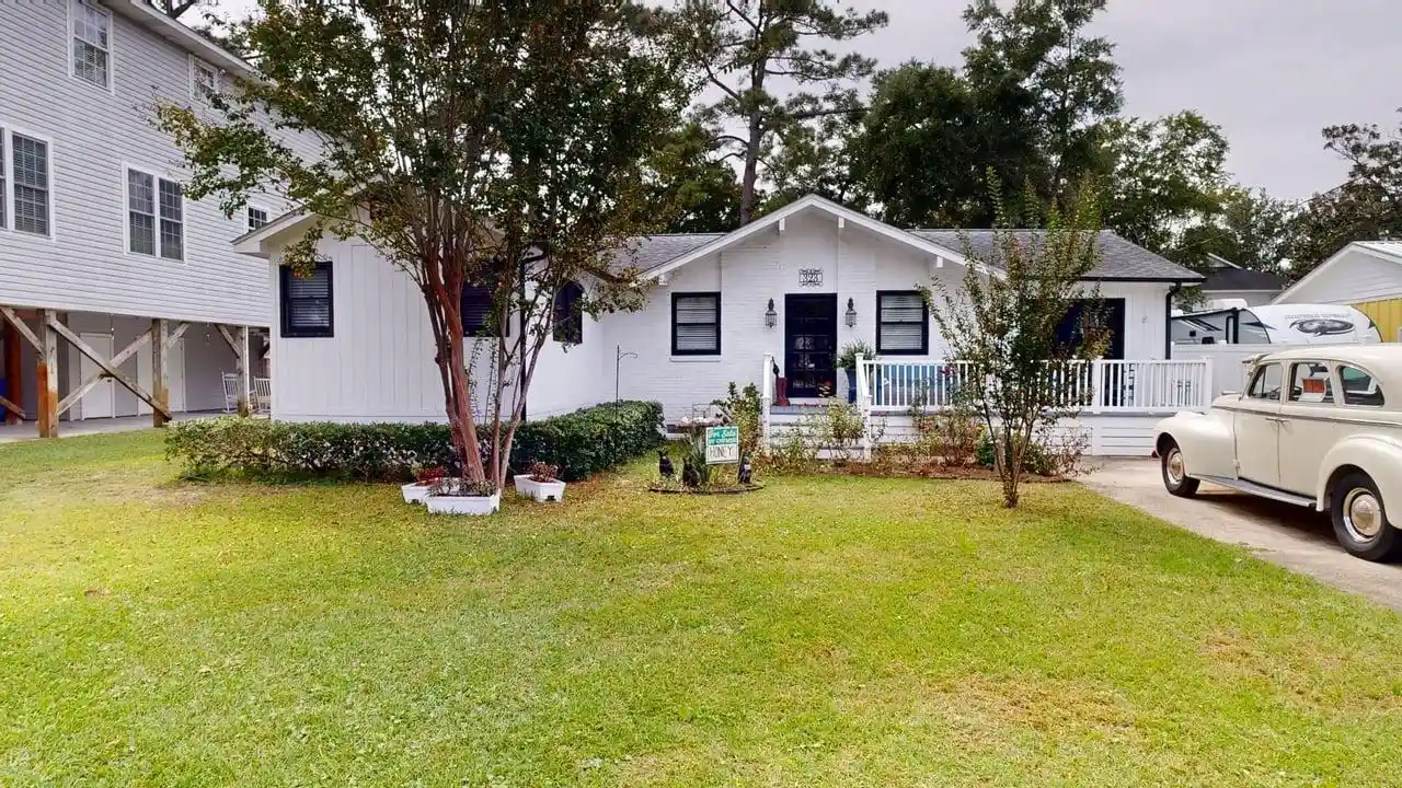 Photo 1 of Single family home for sale at 323 16th Avenue S, Surfside Beach, SC 29575 | MLS# 2624983 | Listing updated on 2026-10-13