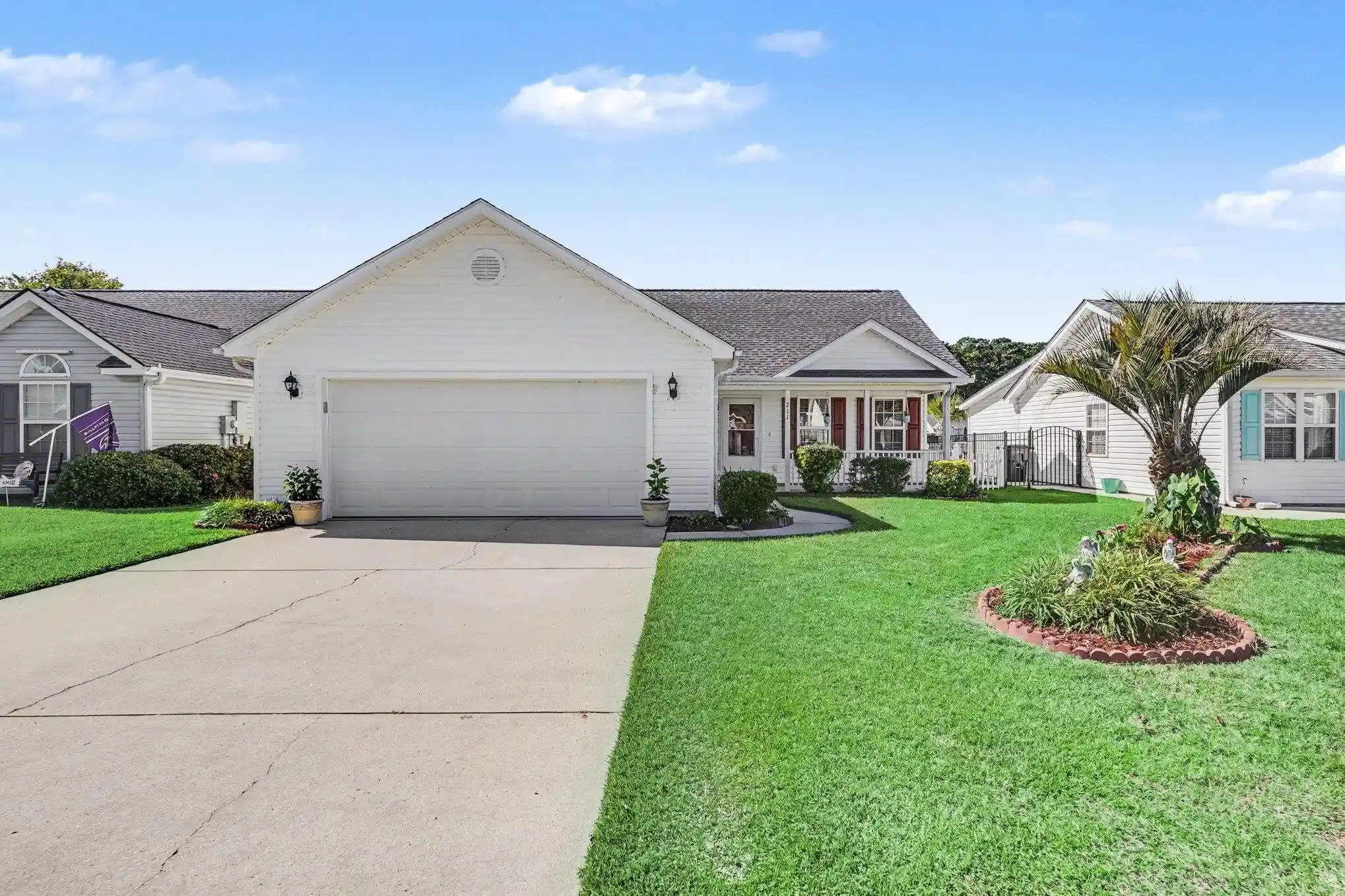 Photo 1 of Single family home for sale at 211 Lynco Ln, Myrtle Beach, SC 29575 | MLS# 2625213 | Listing updated on 2026-10-14