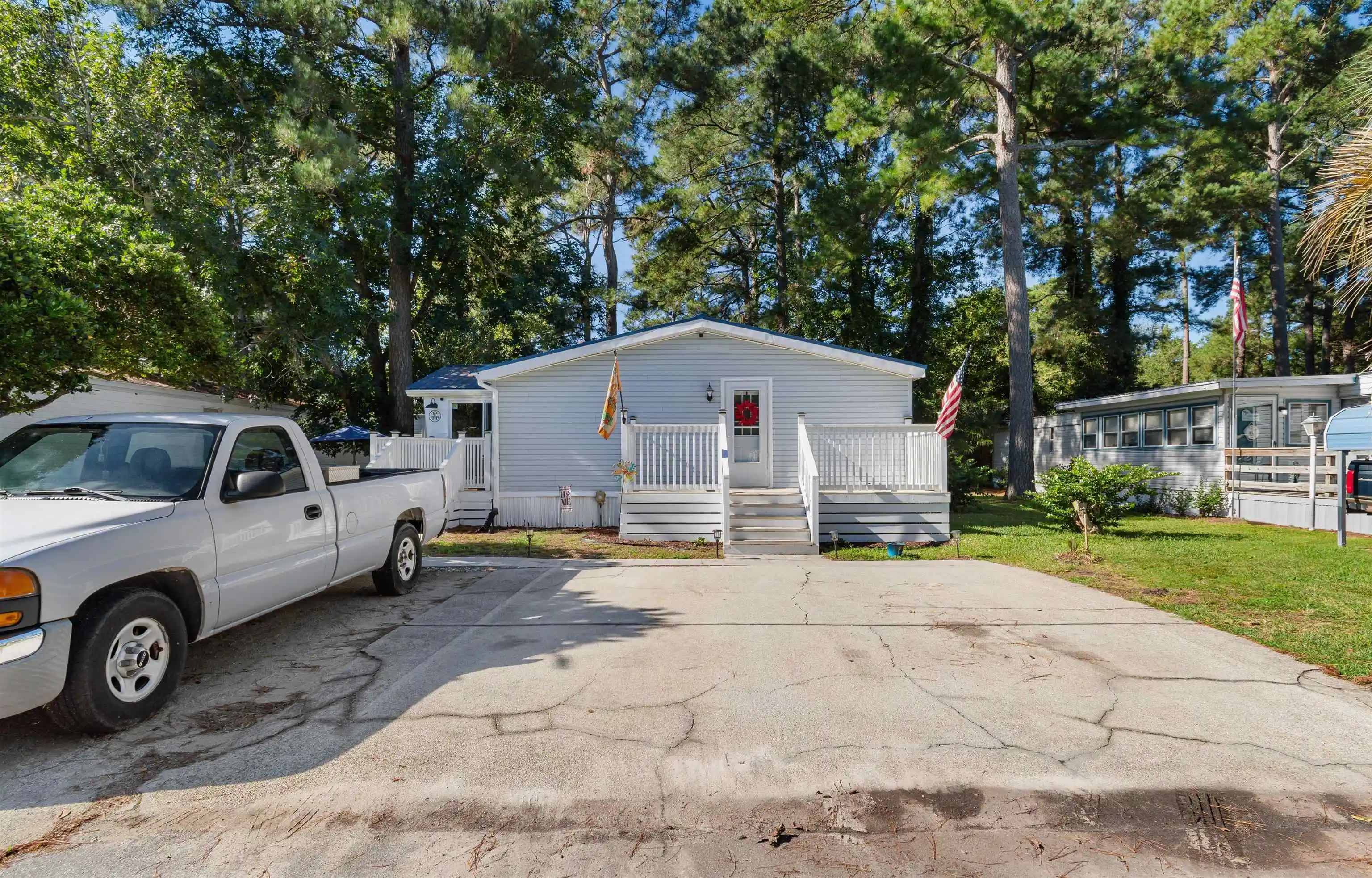 Manufactured home for sale at 18 Spinnaker Ln, Murrells Inlet, SC 29576 | MLS# 2625285