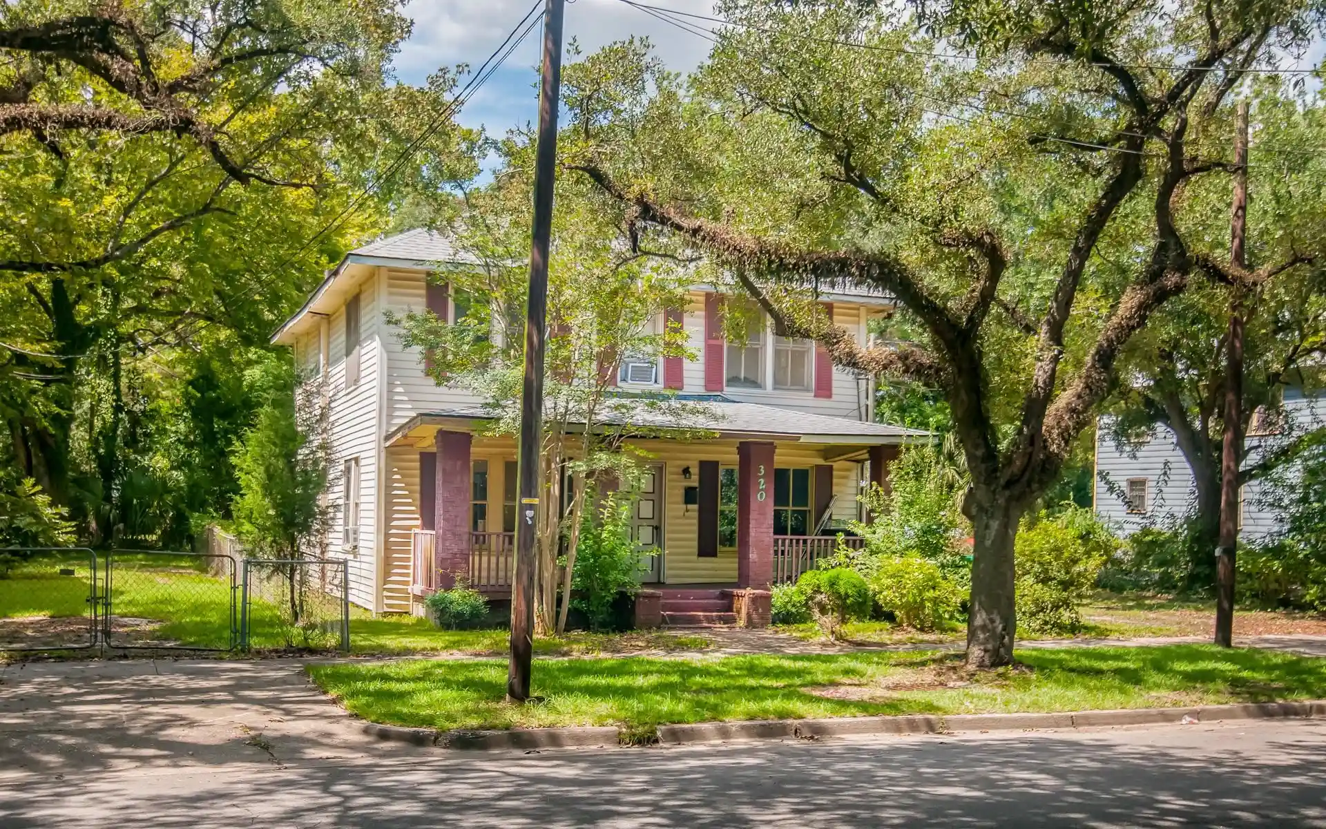 Photo 1 of Single family home for sale at 320 S Kaminski St, Georgetown, SC 29440 | MLS# 2625863 | Listing updated on 2026-10-28