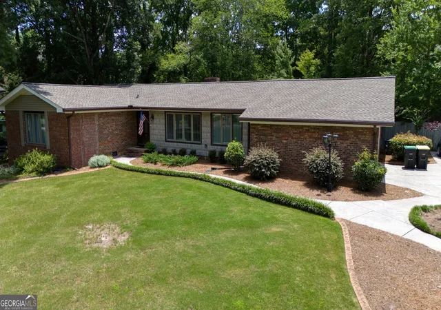 Photo 4 of Single family home for sale at 109 Rollingwood Cir NW, Rome, GA 30165 | MLS# 10799376 | Listing updated on 2026-09-13