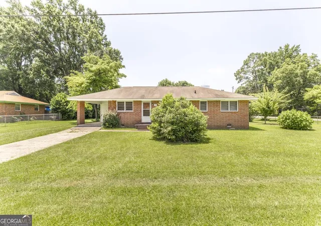 Photo 1 of Sale Pending at 415 Bernard Dr, Warner Robins, GA 31093 | MLS# 10799090 | Listing updated on 2026-09-10