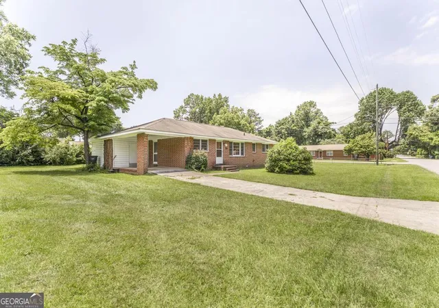 Photo 3 of Sale Pending at 415 Bernard Dr, Warner Robins, GA 31093 | MLS# 10799090 | Listing updated on 2026-09-10