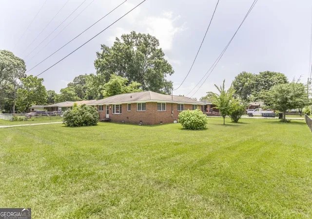 Photo 3 of Sale Pending at 415 Bernard Dr, Warner Robins, GA 31093 | MLS# 10799090 | Listing updated on 2026-09-10