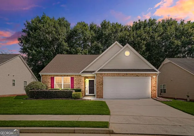 Single family home for sale at 504 Mockingbird Ln, Loganville, GA 30052 | MLS# 10854673