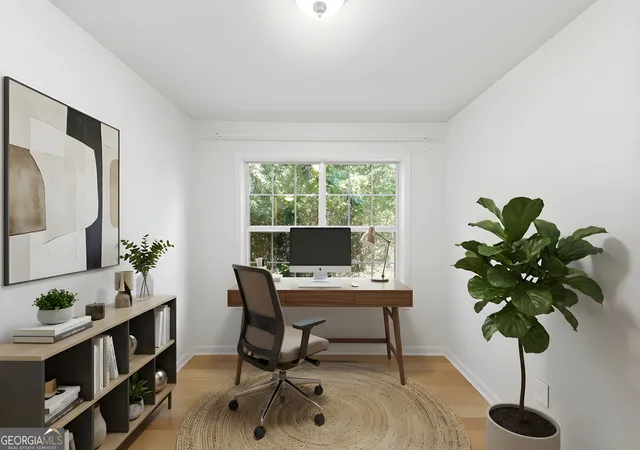 5th image of 4252 River Grn Dr Nw, Atlanta, GA 30327