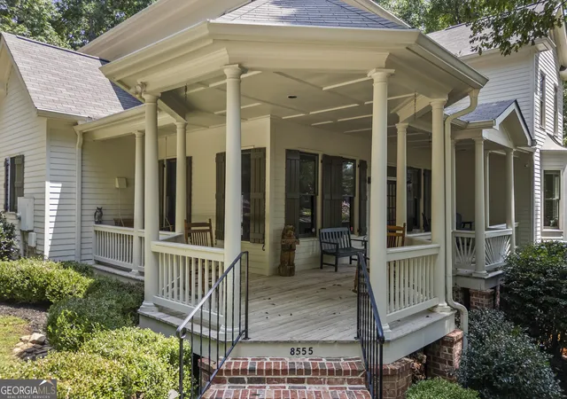Photo 3 of Single family home for sale at 8555 Berringer Point Dr, Gainesville, GA 30506 | MLS# 10813703 | Listing updated on 2026-10-30