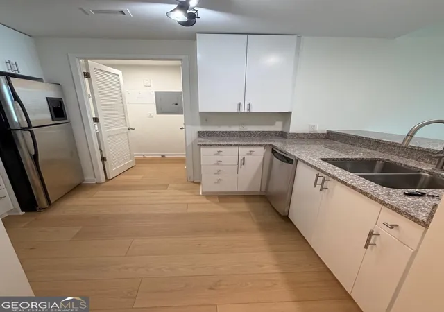 Photo 2 of Condo for sale at 3338 Peachtree Rd Ne #1106, Atlanta, GA 30326 | MLS# 10813995 | Listing updated on 2026-10-09