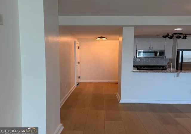 Photo 4 of Condo for sale at 3338 Peachtree Rd Ne #1106, Atlanta, GA 30326 | MLS# 10813995 | Listing updated on 2026-10-09