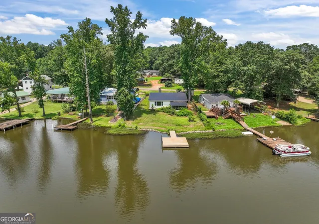 Photo 3 of Single family home for sale at 178 Southern Shrs Rd, Jackson, GA 30233 | MLS# 10813649 | Listing updated on 2026-08-31