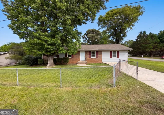 Homes for sale in Lula, GA | 5552 Pine St, Lula, GA 30554 | MLS# 10791626