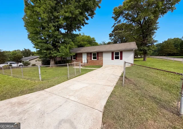 Homes for sale in Lula, GA | 5552 Pine St, Lula, GA 30554 | MLS# 10791626