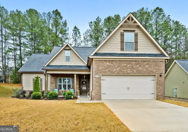 Photo 3 of Sale Pending at 110 Coulter Woods Dr, Locust Grove, GA 30248 | MLS# 10667628 | Listing updated on 2026-01-16
