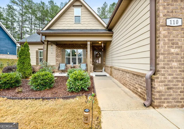 Photo 3 of Sale Pending at 110 Coulter Woods Dr, Locust Grove, GA 30248 | MLS# 10667628 | Listing updated on 2026-01-16