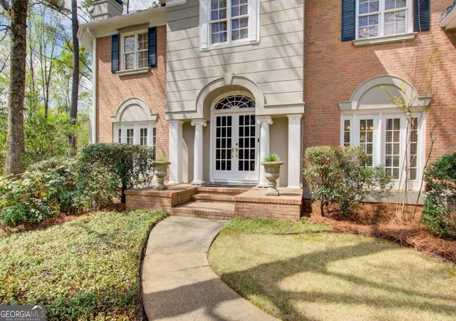 Photo 2 of Mansion for sale at 940 Waters Reach Ct, Alpharetta, GA 30022 | MLS# 10722147 | Listing updated on 2026-08-27