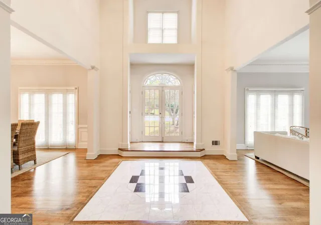 Photo 3 of Mansion for sale at 940 Waters Reach Ct, Alpharetta, GA 30022 | MLS# 10722147 | Listing updated on 2026-08-27
