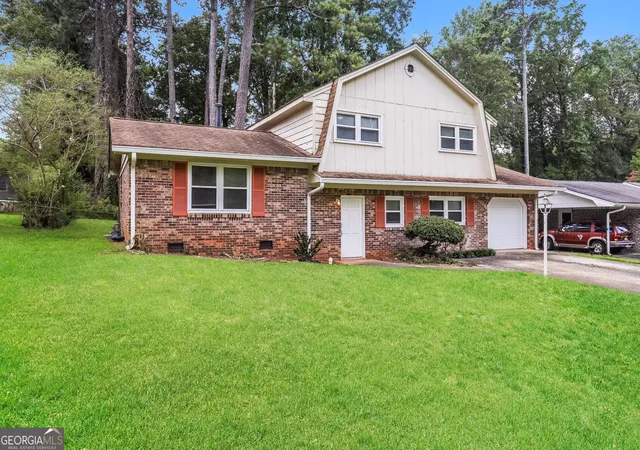 Photo 2 of Sale Pending at 2625 Elkhorn Dr, Decatur, GA 30034 | MLS# 10616033 | Listing updated on 2025-10-08